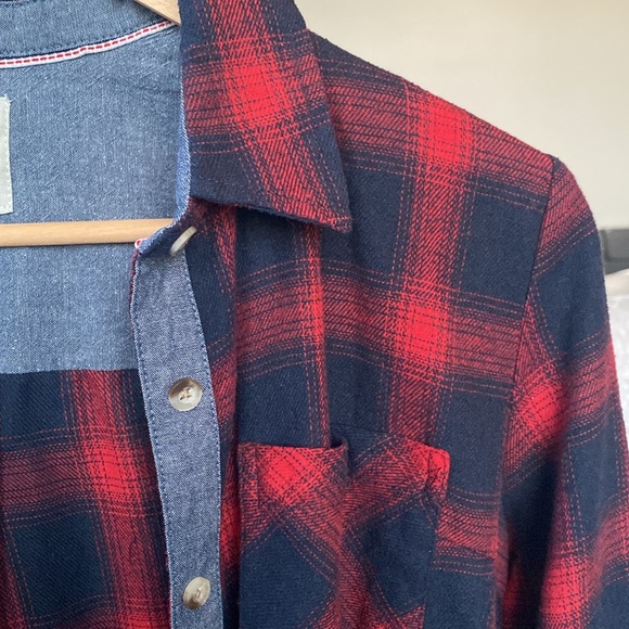 Jach’s Girfriend New Tork plaid button-up in navy and red with denim trim. - Picture 3 of 10